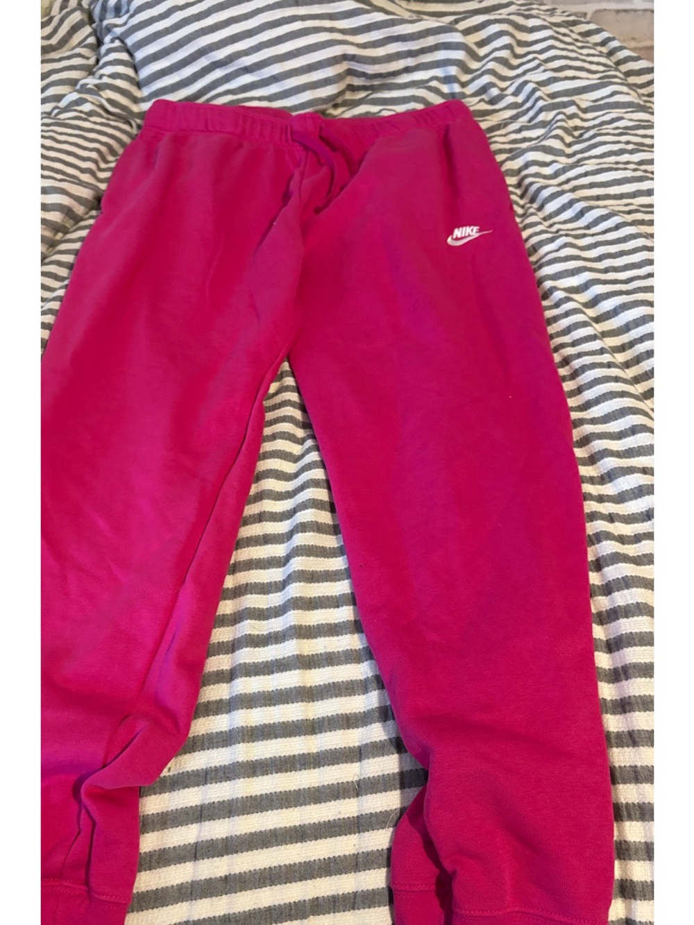 Nike Joggers in Hot Pink